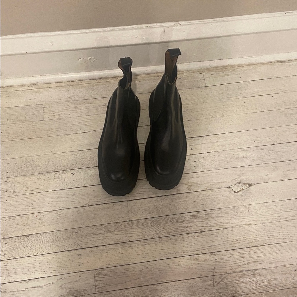 Zara chunky ankle booties some scuffs no rips or tears 
38. - Picture 6 of 13